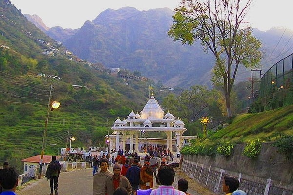 Delhi to Katra bus volvo