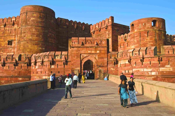 Delhi to Agra Bus Trip